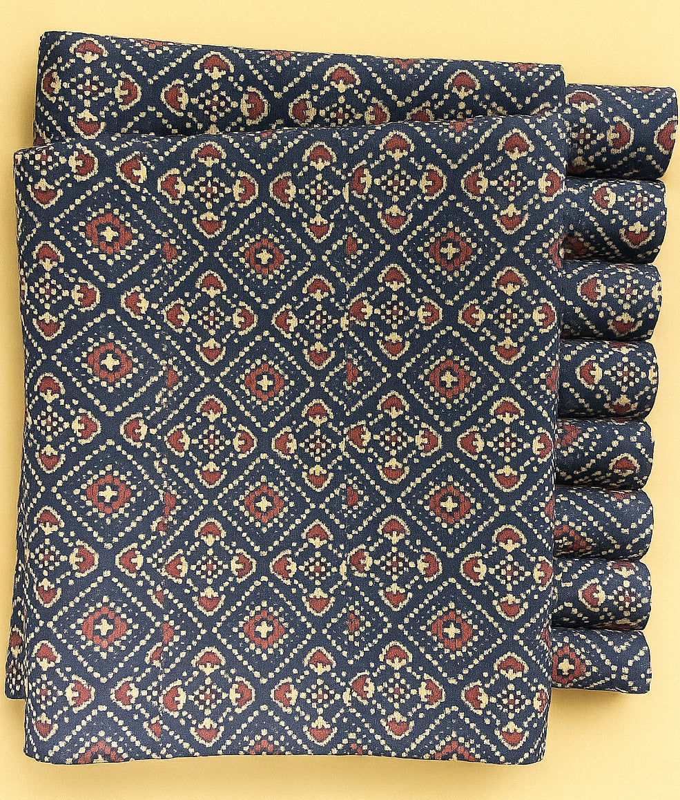 MAROON AND CREAM GEOMETRICAL ON NAVY BLUE