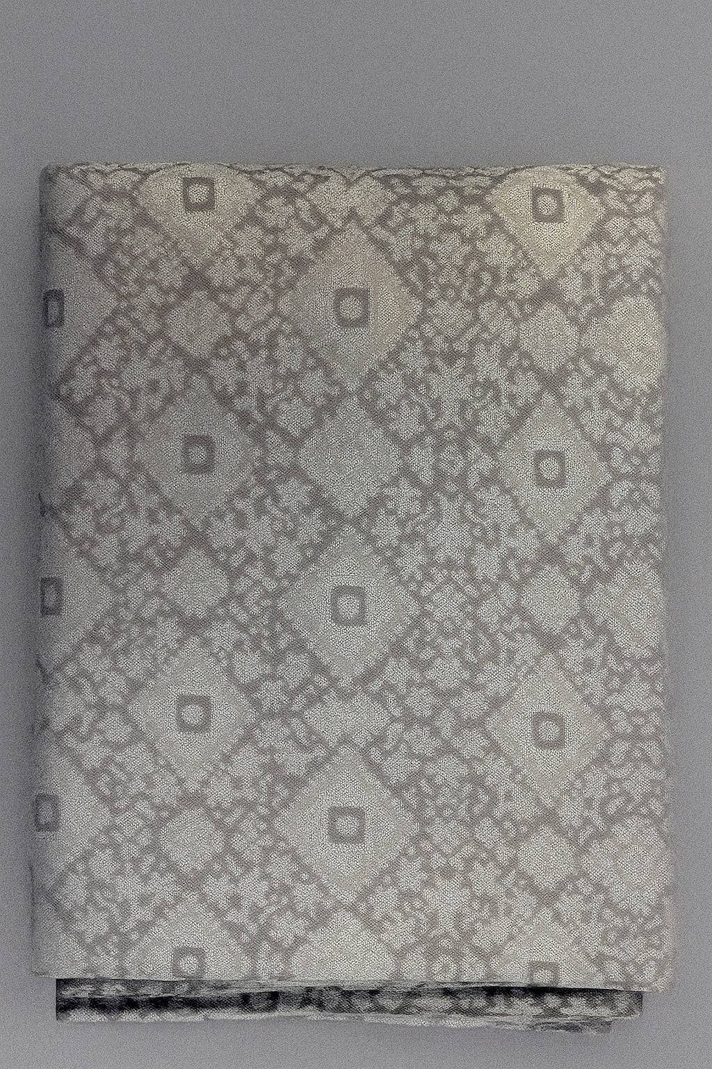 SILVER FLORAL & GEOMETRICAL ON GREY